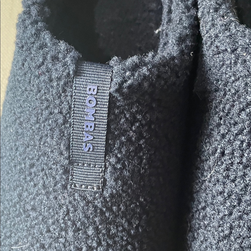 Bombas Men’s Dark Blue Sherpa Slip-On Slippers - Picture 2 of 7